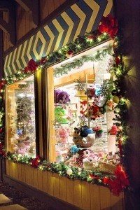 christmas-store-display